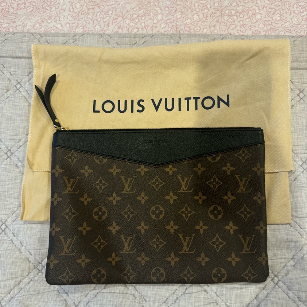 Louis Vuitton Daily Monogram Pouch Black
